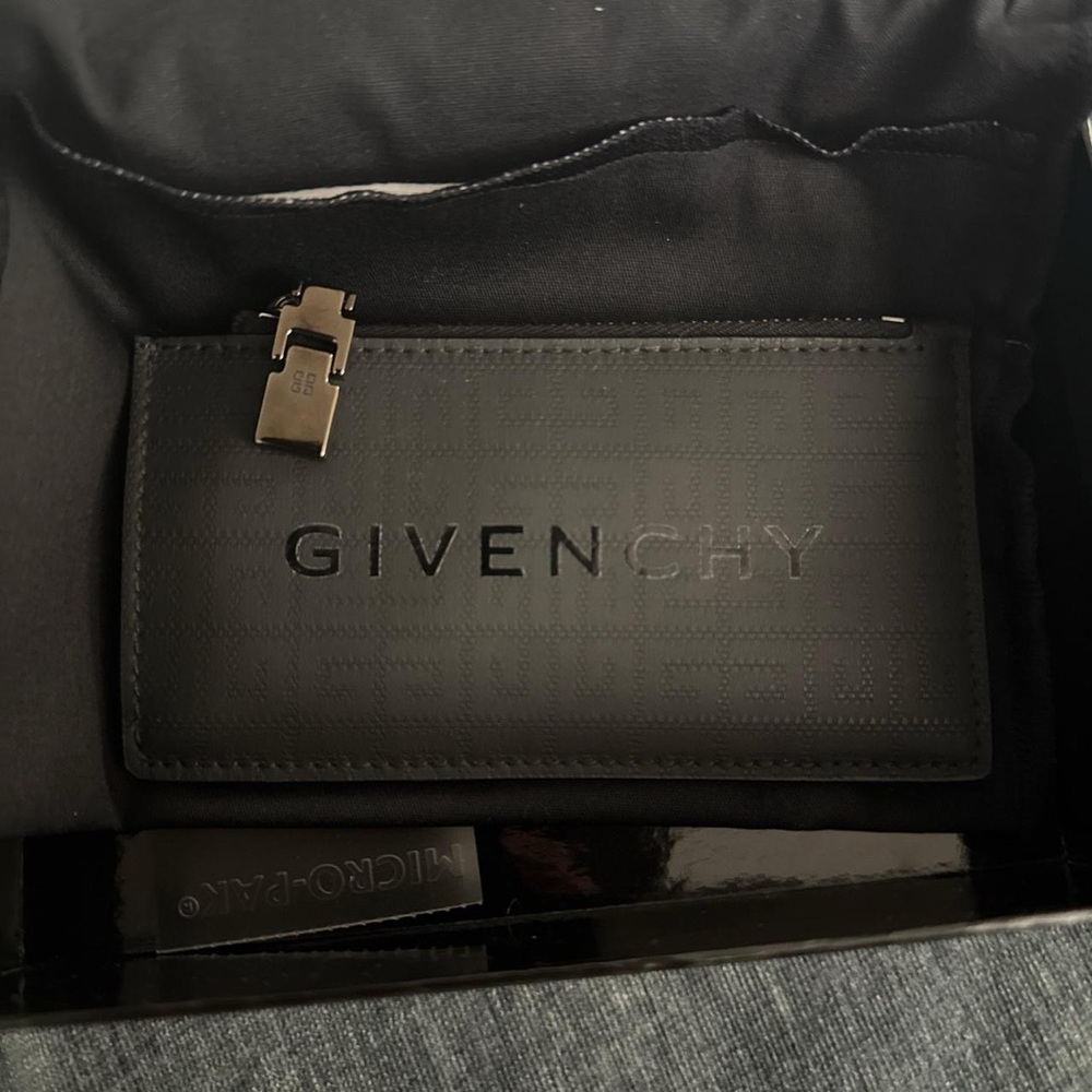 Givenchy Black Leather Men's Wallet perfect condition